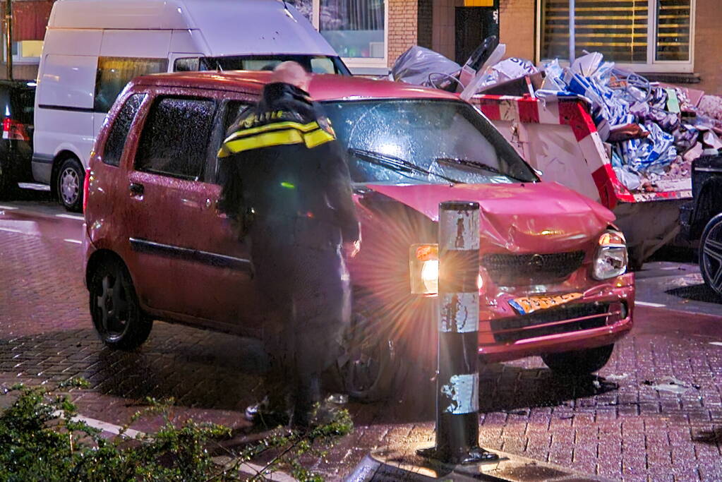 Auto zwaar beschadigd na ongeval