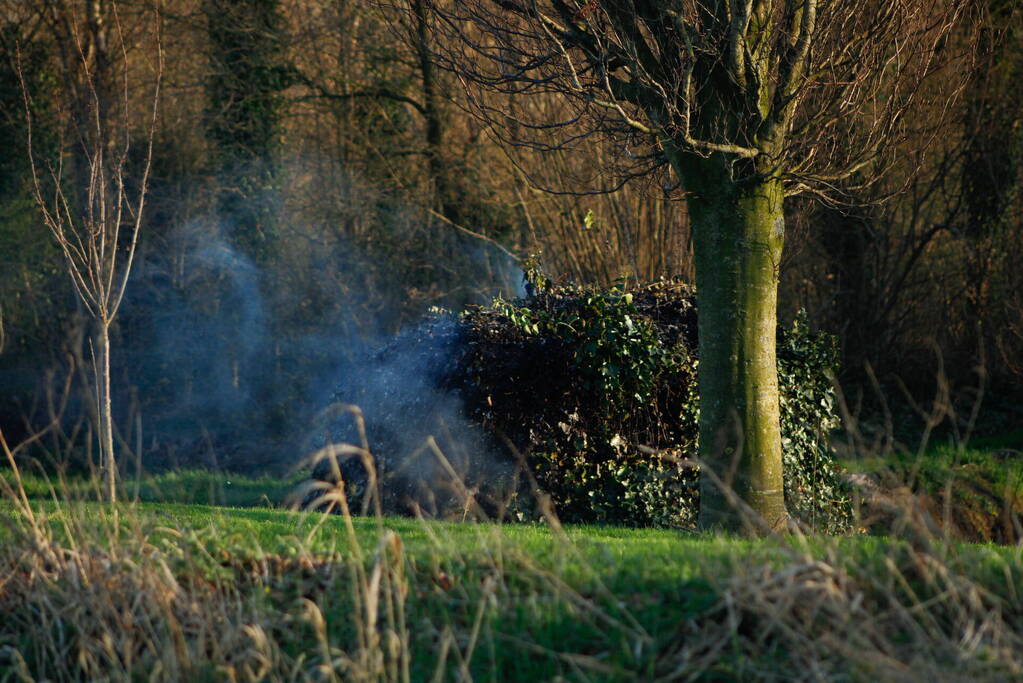 Brand rondom transformatorhuis snel geblust