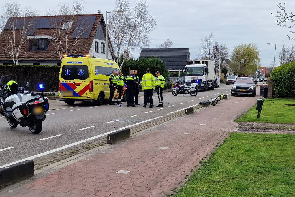 Motoragent onderweg naar overval krijgt ongeval met fietser