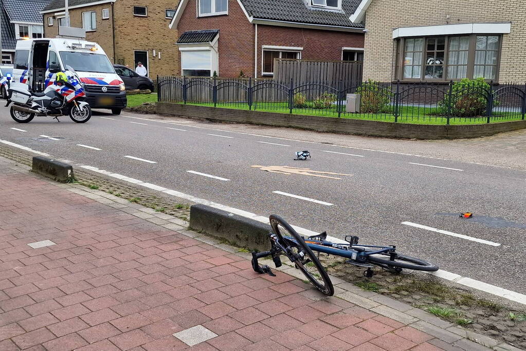 Motoragent onderweg naar overval krijgt ongeval met fietser