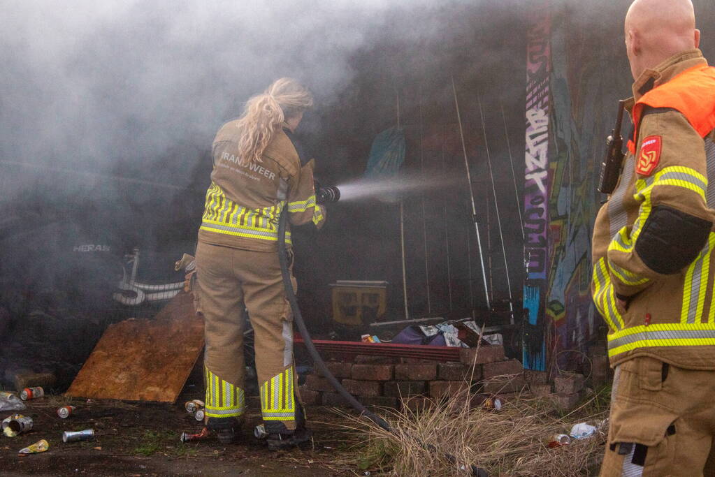 Brand op afgelegen terrein