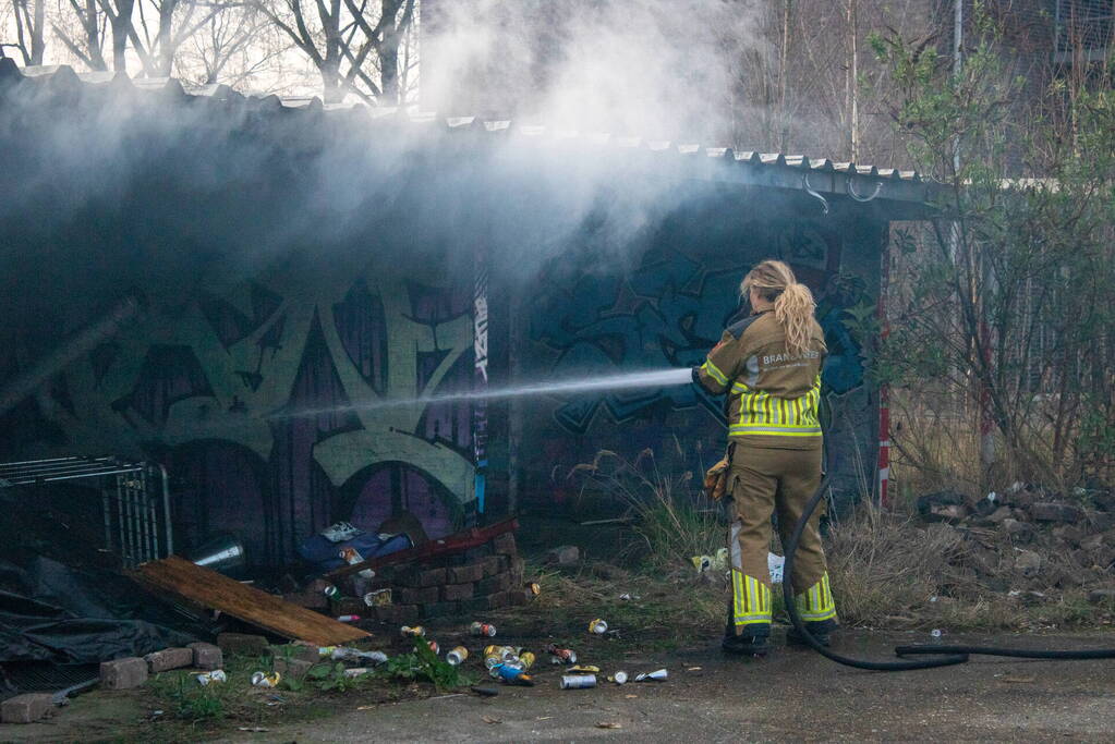 Brand op afgelegen terrein