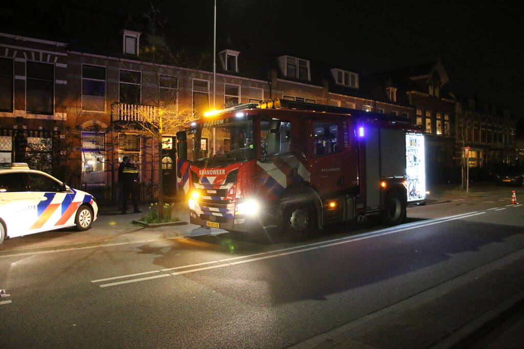 Brandweer controleert woning na brand