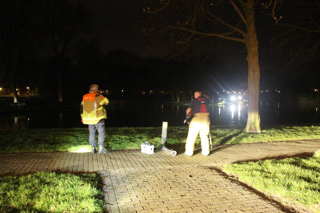 Zoektocht naar mogelijk persoon in water