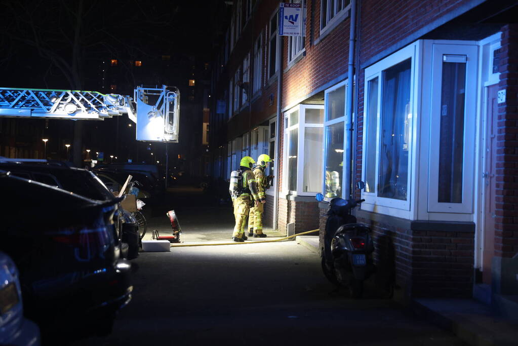 Brand in portiekwoning snel geblust