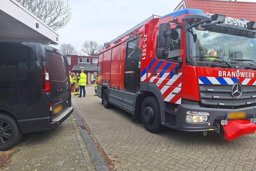 Brandweer doet onderzoek naar vreemde lucht