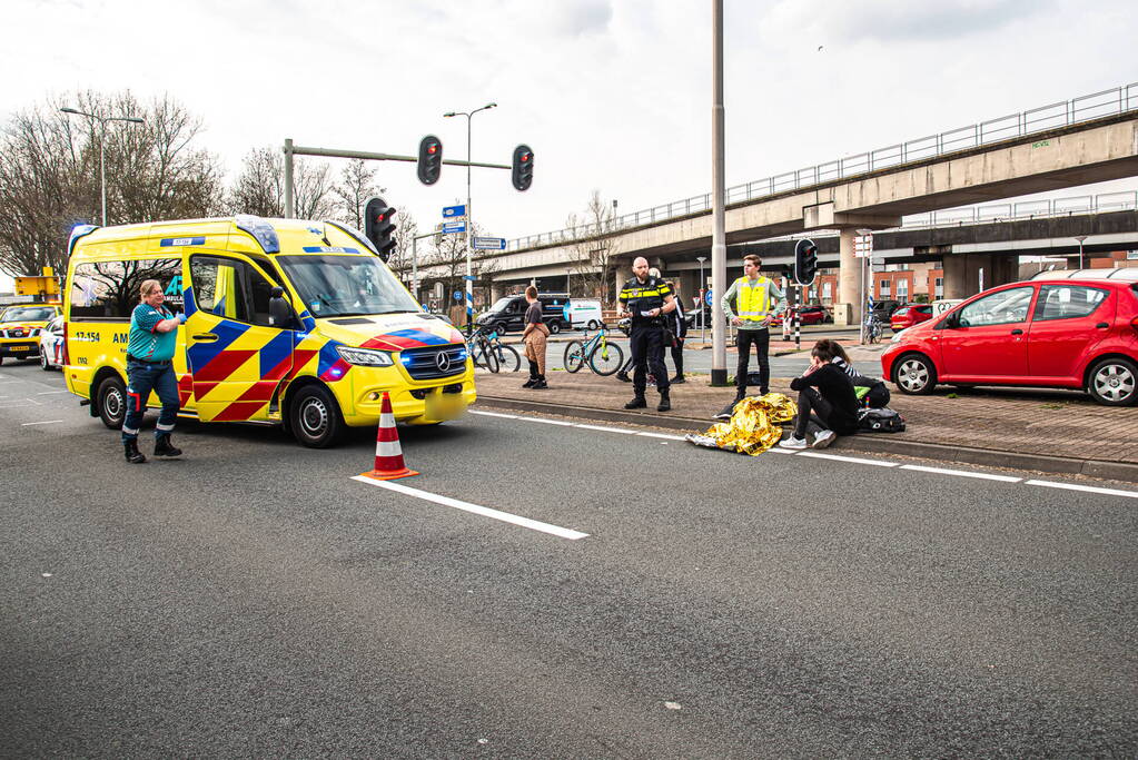 Kind gewond bij aanrijding met auto