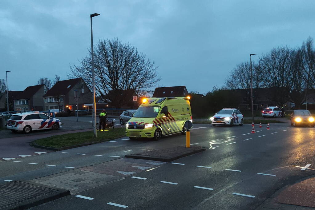 Fietser geschept bij rotonde