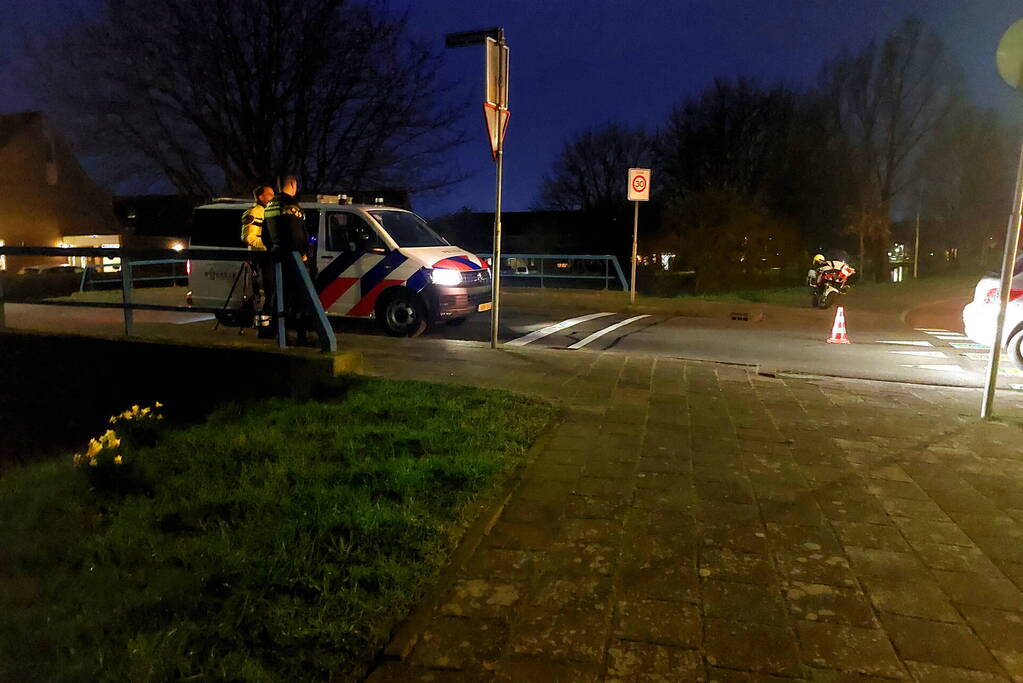 Fietser geschept bij rotonde