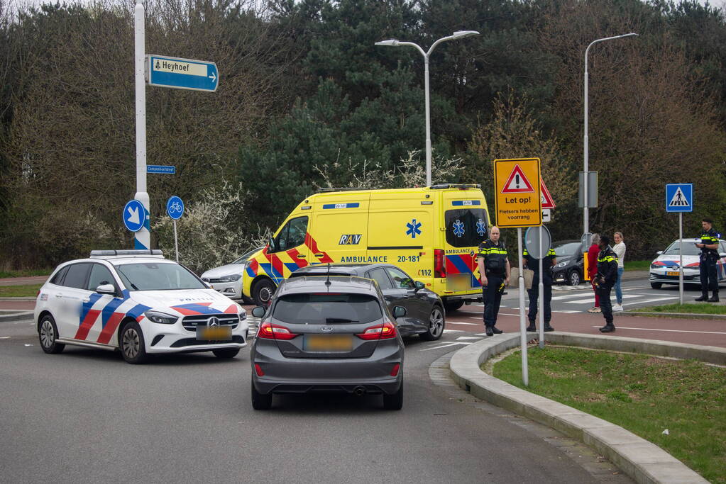 Wederom fietser aangereden op beruchte rotonde