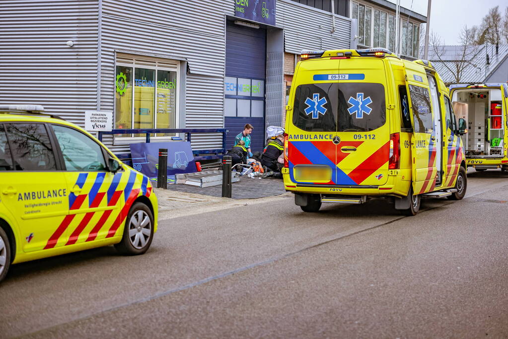 Traumahelikopter ingezet voor bedrijfsongeval