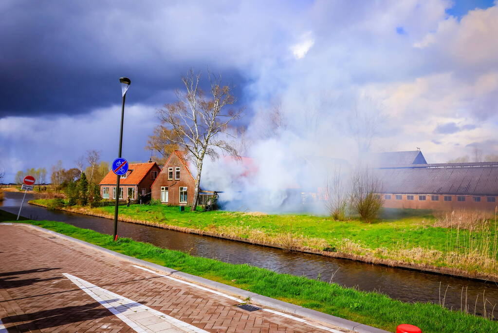 Felle brand aanbouw van voormalige manege