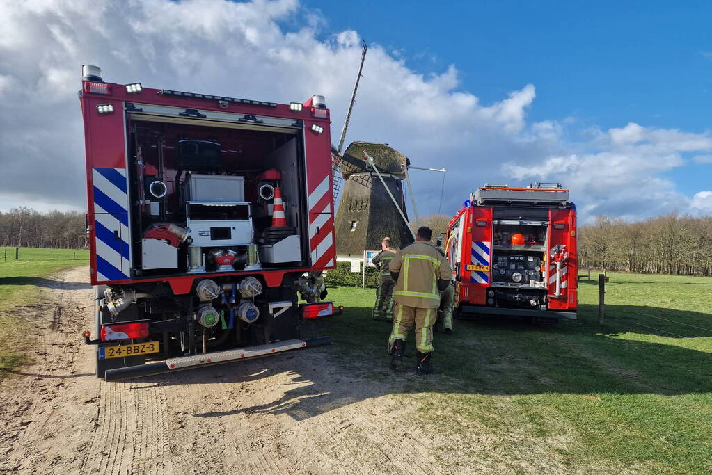 Brand in Monumentale Molen uit 1837 in Oudemolen