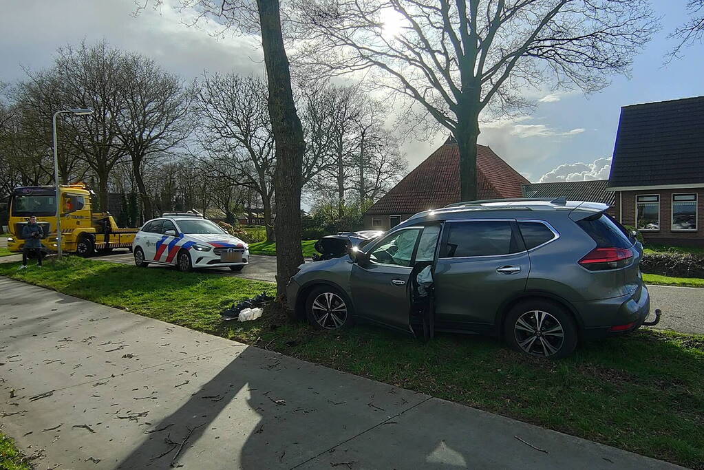 Flinke schade bij eenzijdig ongeval tegen boom