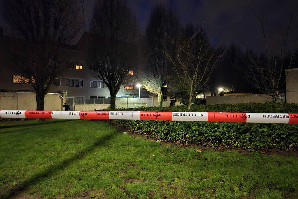 Veel hulpdiensten ingezet na steekincident, omgeving hermetisch afgesloten