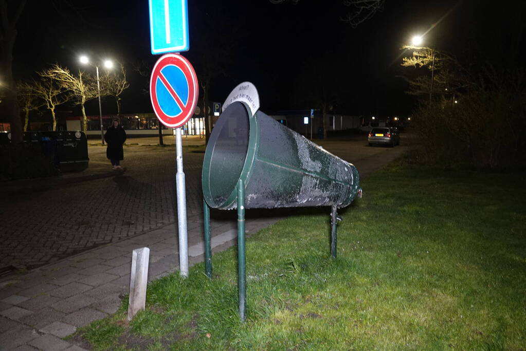 Politie blust brand in afvalvangnet