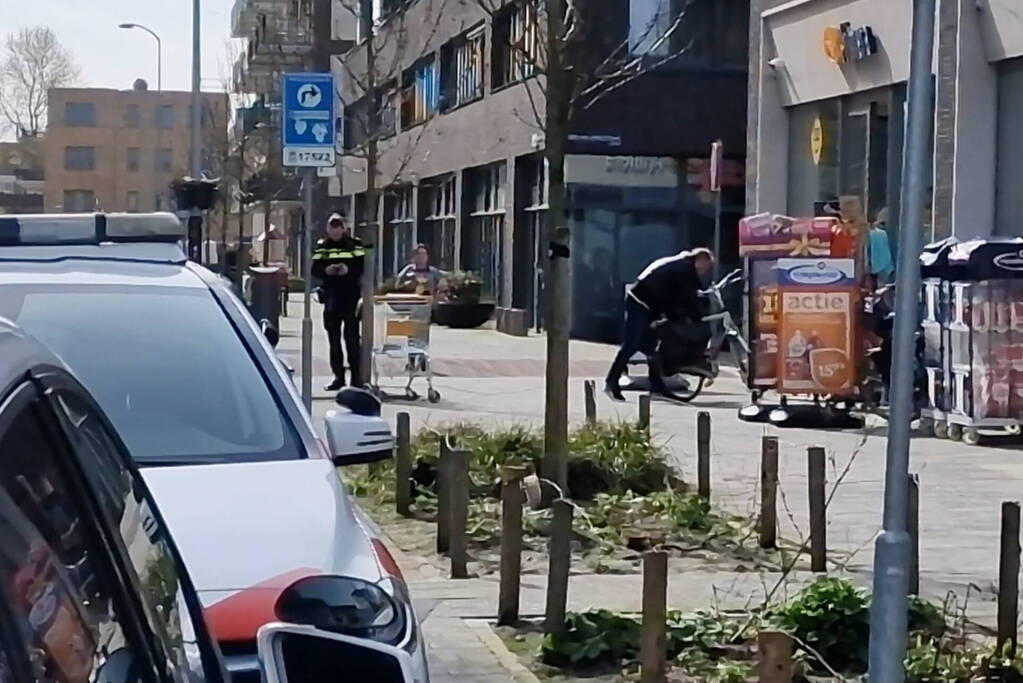 Minderjarige jongen op de vlucht na poging overval