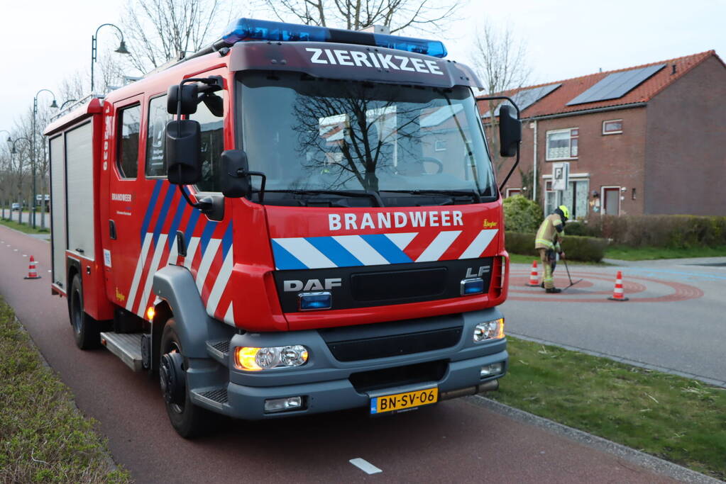 Brandweer doet onderzoek naar vreemde lucht in woning