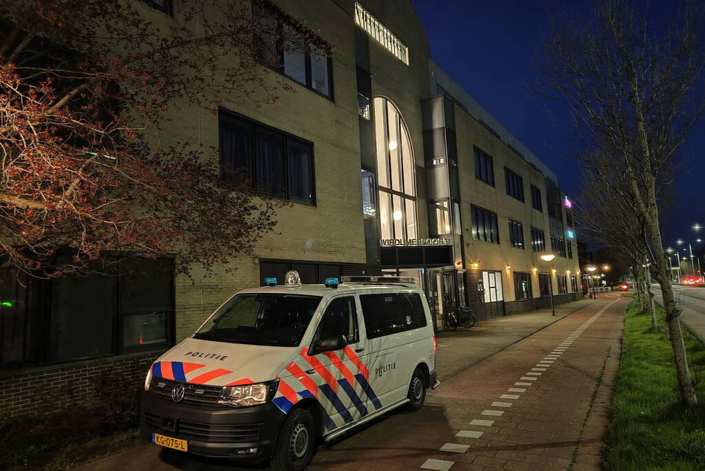 Persoon gewond na steekpartij in appartementencomplex