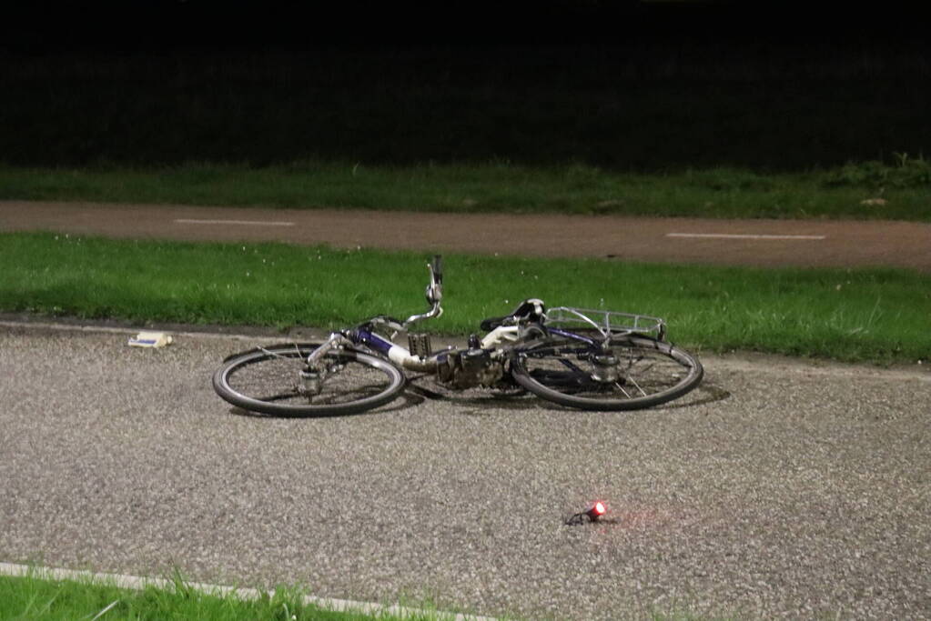 Fietser ernstig gewond bij aanrijding met personenauto