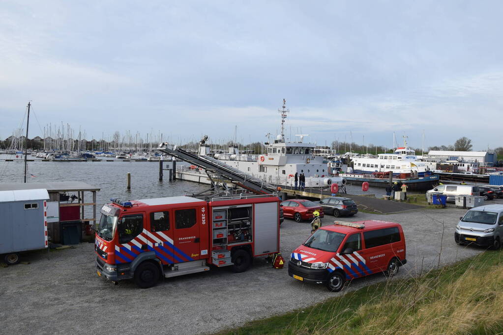 Overleden persoon door duikers van de marine boot aangetroffen