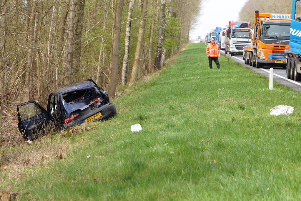 Ravage na ongeval tussen meerdere voertuigen