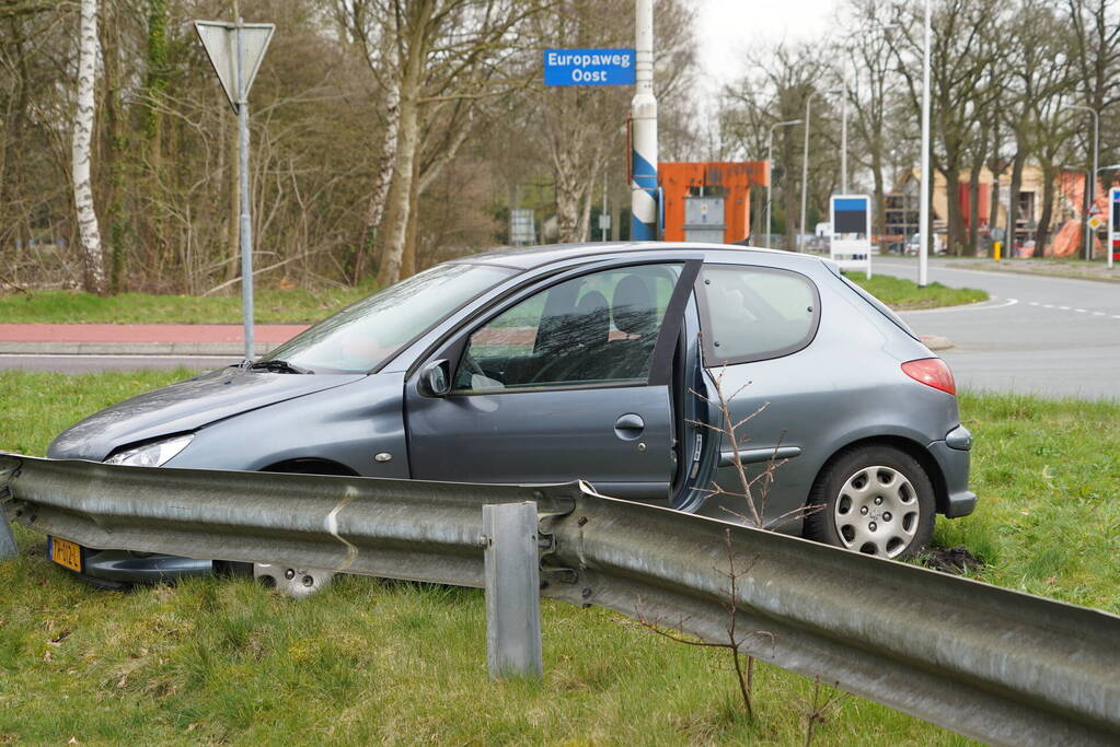 Schade bij ongeval tussen twee voertuigen