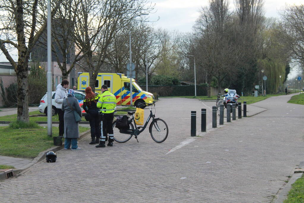 Maaltijdbezorger en fietser botsen