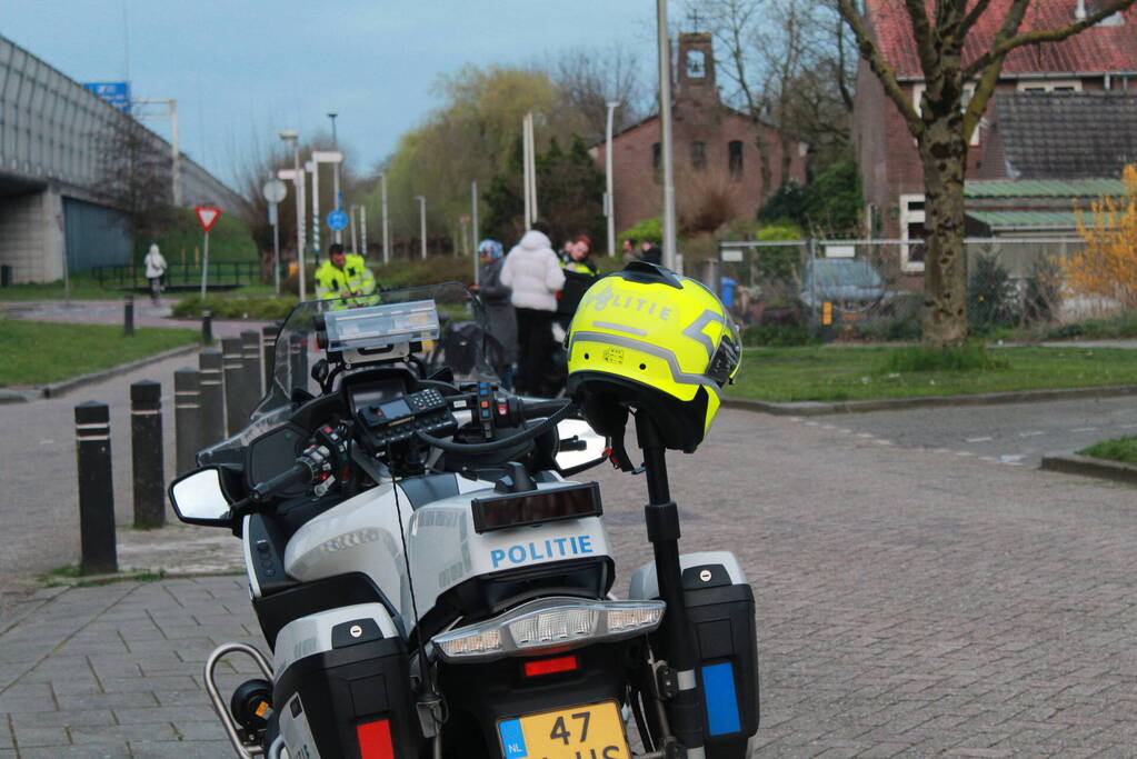 Maaltijdbezorger en fietser botsen