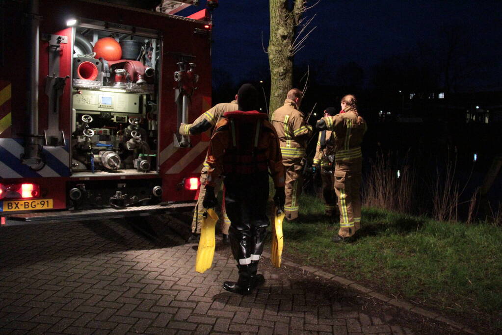 Veel hulpdiensten aanwezig vanwege fietsje langs waterkant