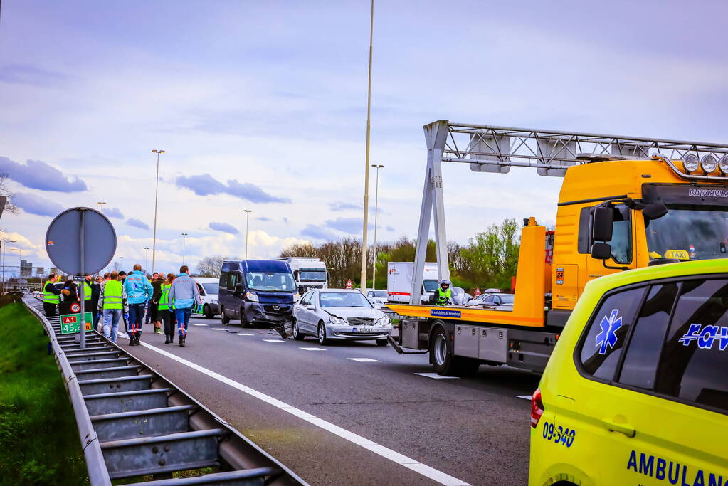 Drie voertuigen betrokken bij kettingbotsing