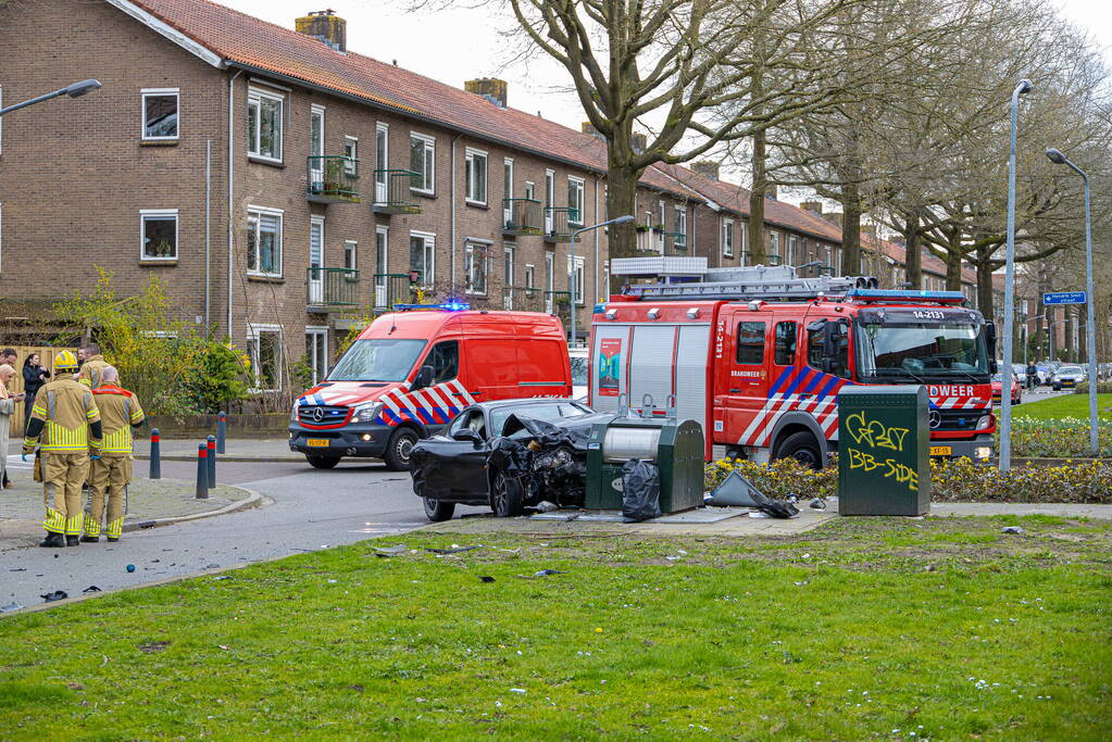 Twee gewonden bij ernstig ongeval op kruising