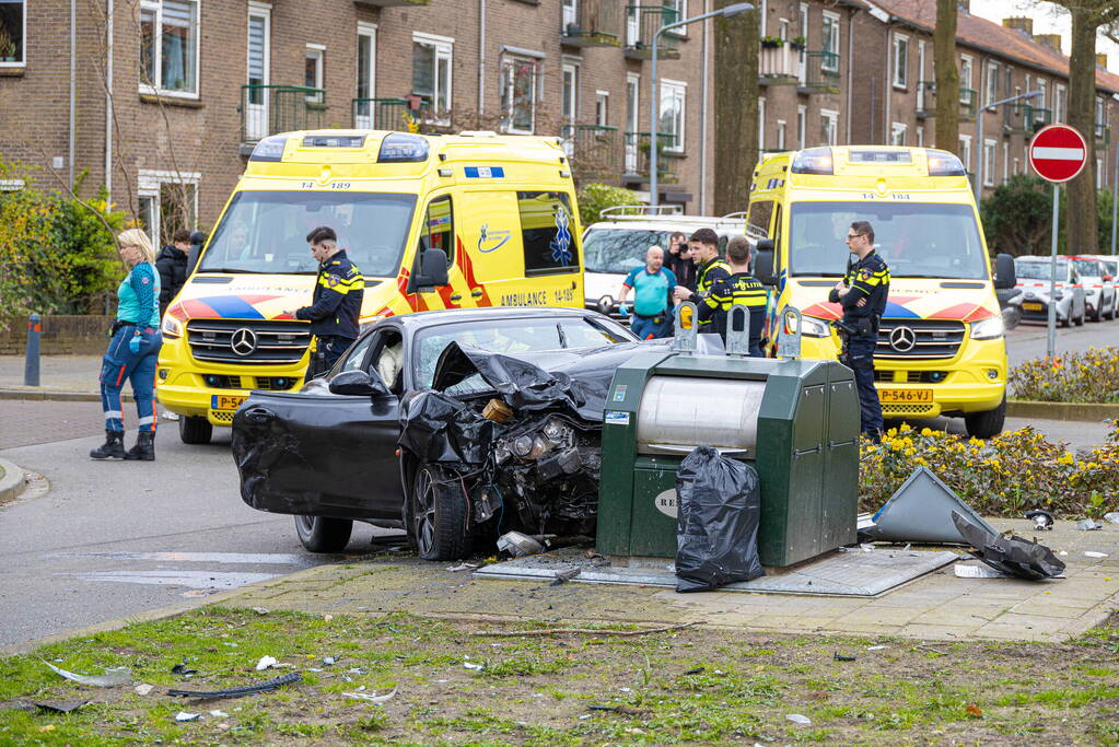 Twee gewonden bij ernstig ongeval op kruising