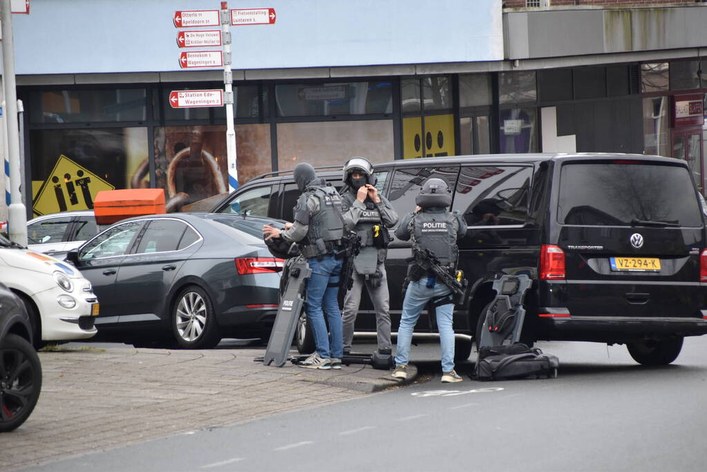 Arrestatieteam bij ernstig incident in centrum, ruim 150 woningen ontruimd