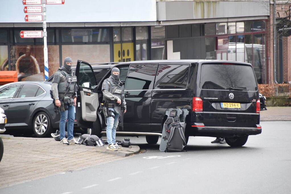 Arrestatieteam bij ernstig incident in centrum, ruim 150 woningen ontruimd