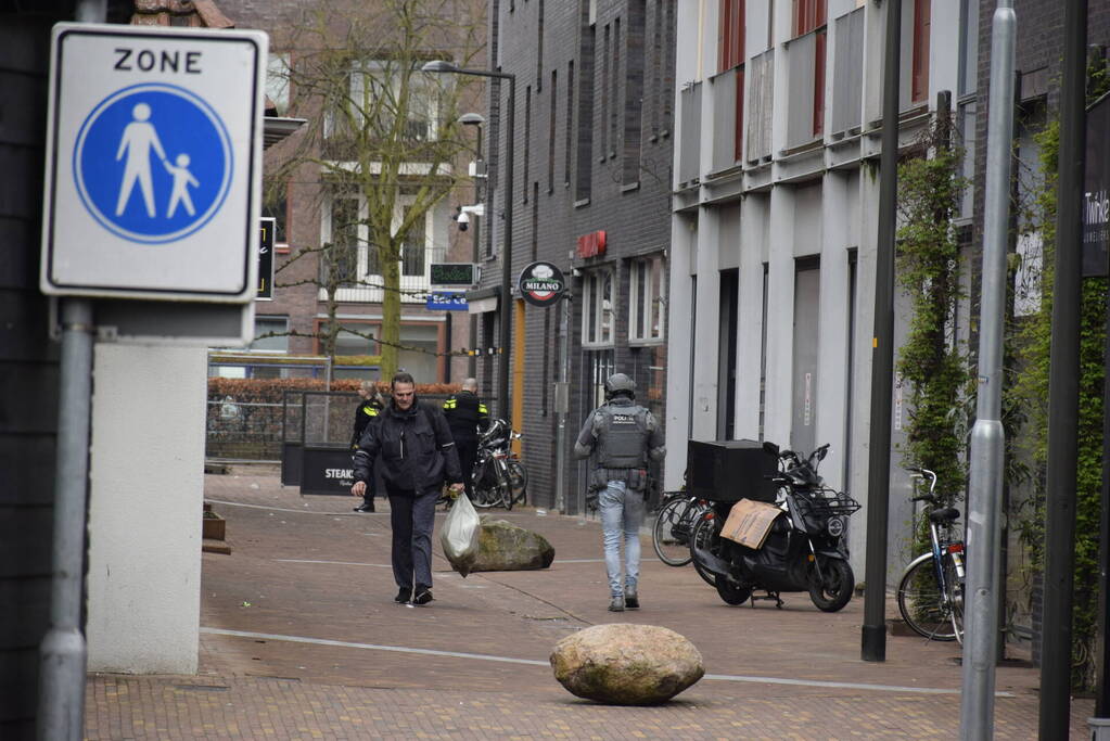 Arrestatieteam bij ernstig incident in centrum, ruim 150 woningen ontruimd