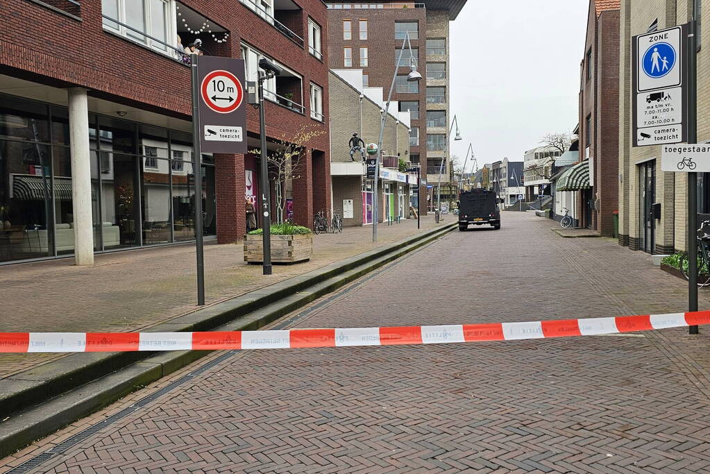 Arrestatieteam bij ernstig incident in centrum, ruim 150 woningen ontruimd