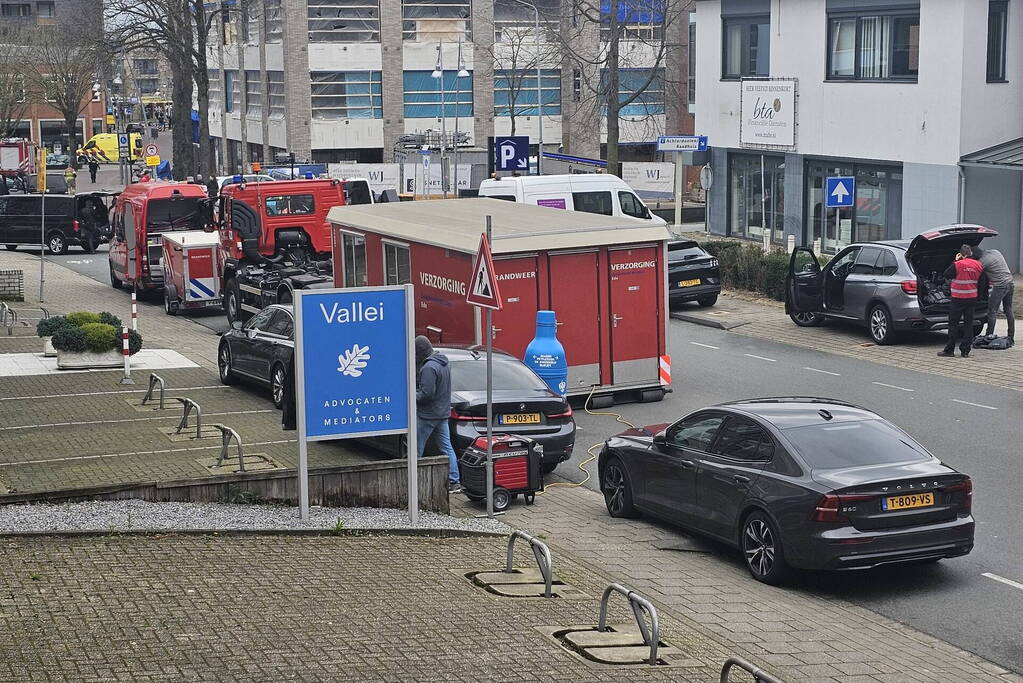 Arrestatieteam bij ernstig incident in centrum, ruim 150 woningen ontruimd