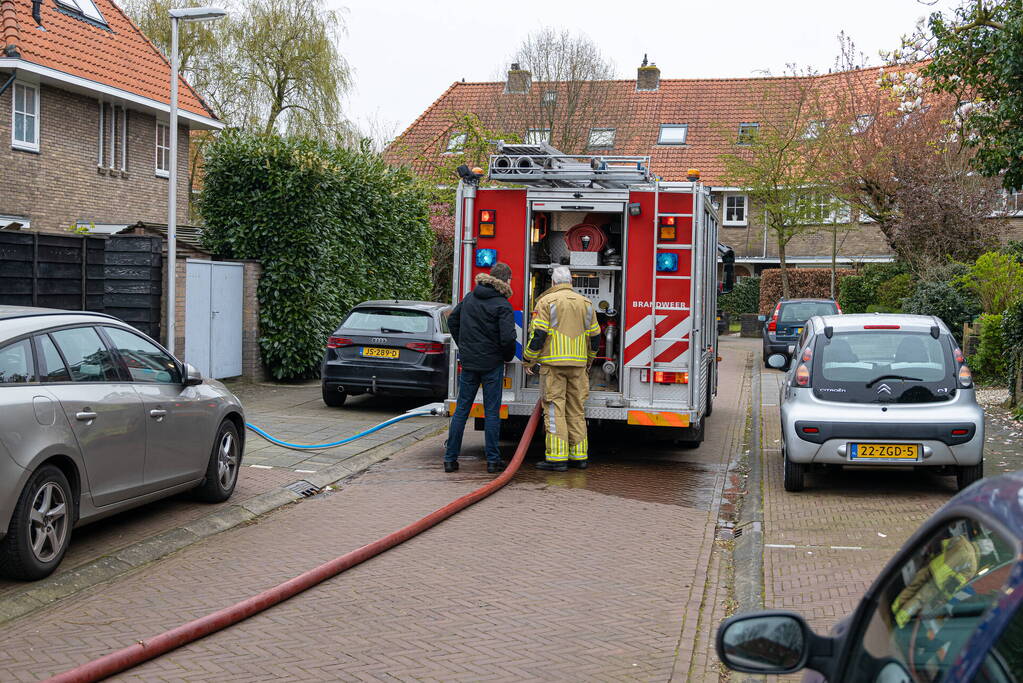 Rook bij brand in kelder van woning