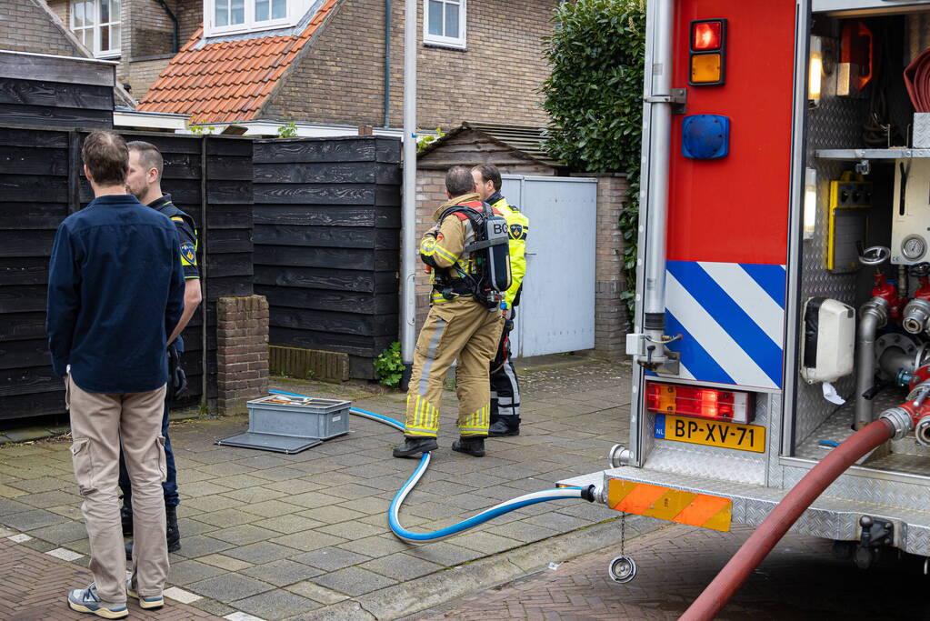 Rook bij brand in kelder van woning