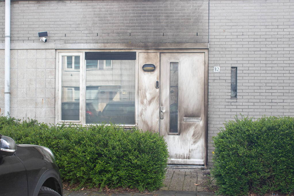 Woning beschadigd door explosie, kinderen in woning aanwezig