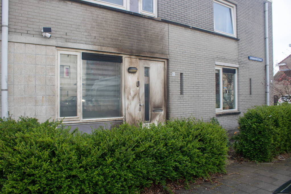 Woning beschadigd door explosie, kinderen in woning aanwezig