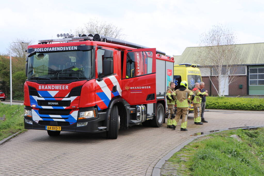 Persoon belandt met scootmobiel in sloot