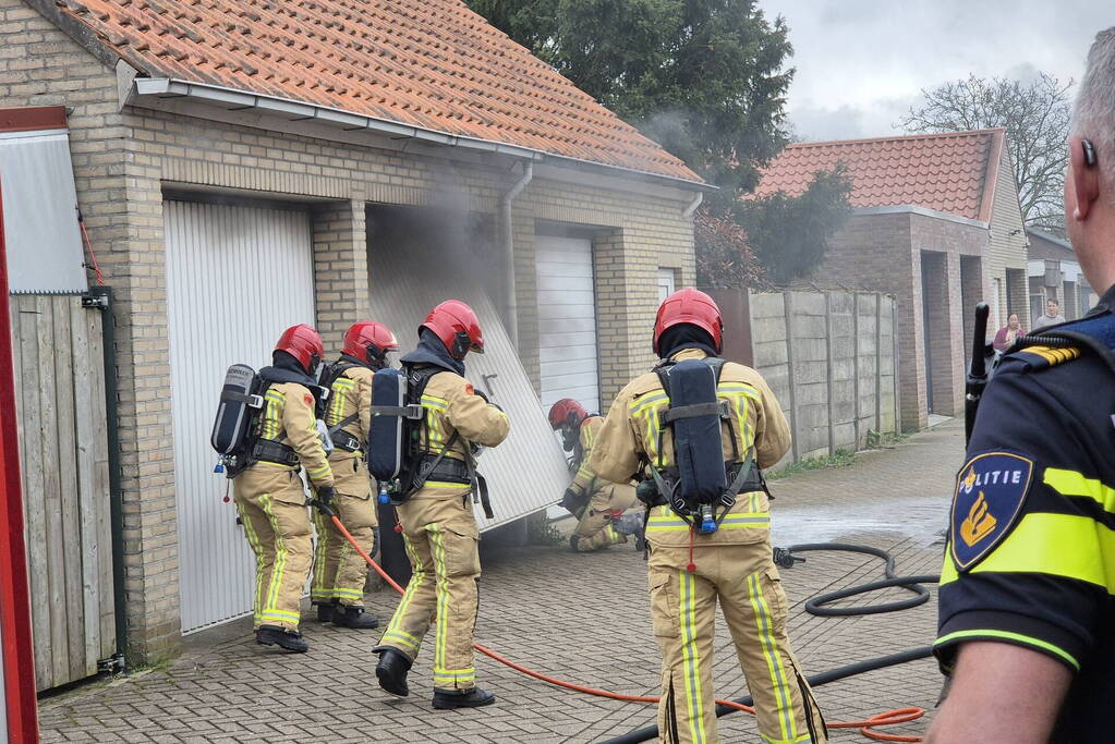 Acculader veroorzaakt kortsluiting en brand in garagebox