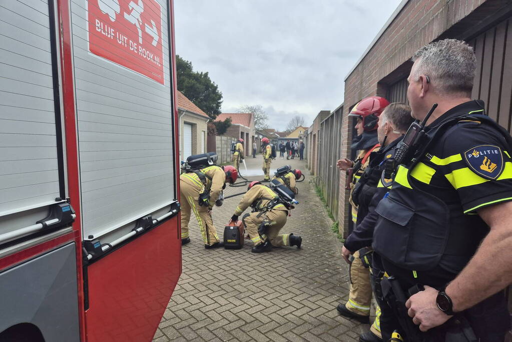 Acculader veroorzaakt kortsluiting en brand in garagebox