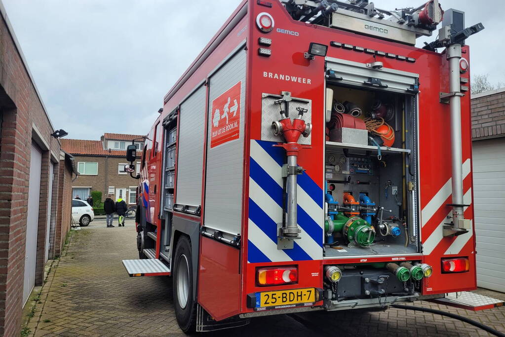 Acculader veroorzaakt kortsluiting en brand in garagebox