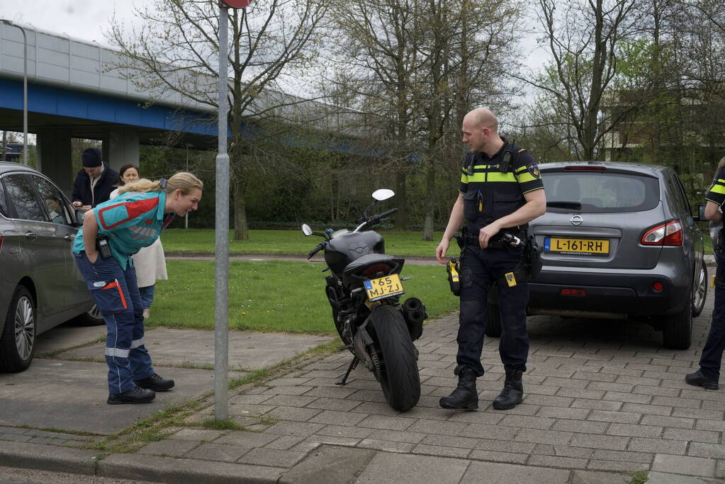 Motorrijder gewond bij botsing met auto