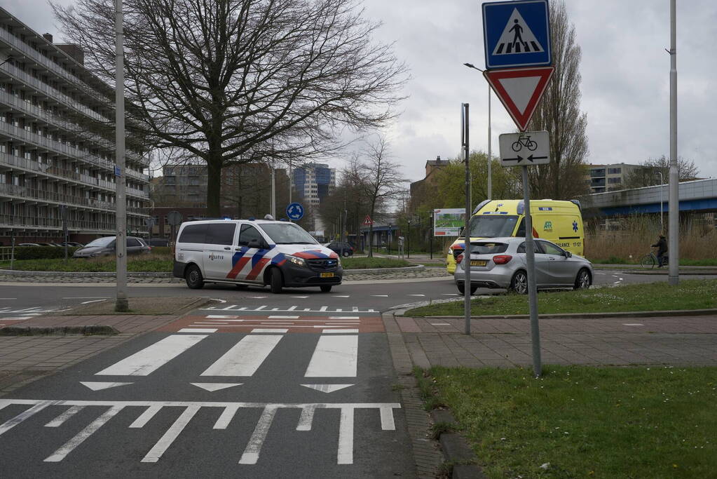 Motorrijder gewond bij botsing met auto