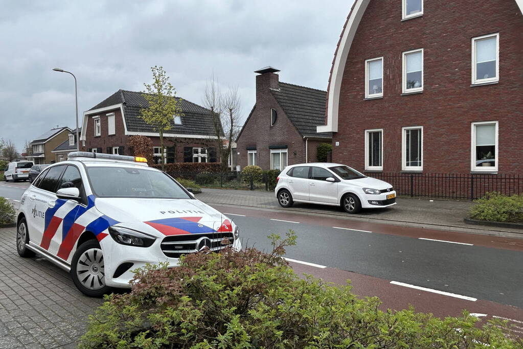 Fietser en auto in botsing op kruising