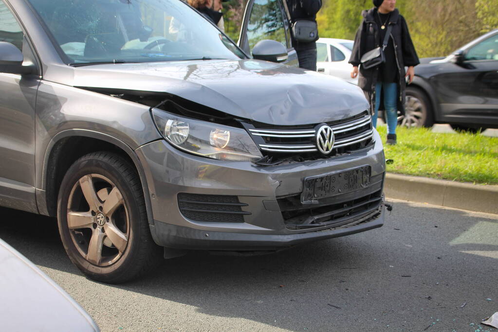 Ravage en gewonden bij kop-staartbotsing